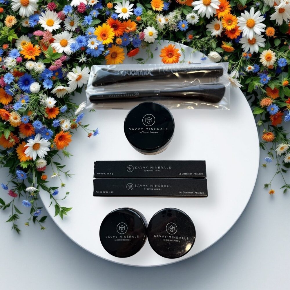 Savvy Mineral Makeup Bundle Veil Bronzer Lipgloss Brushes‎ Young Living